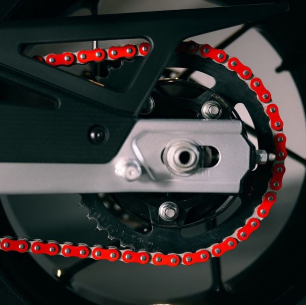 Ketting rood, steek: 520/106 voor Aprilia RS 457 /Tuono 457